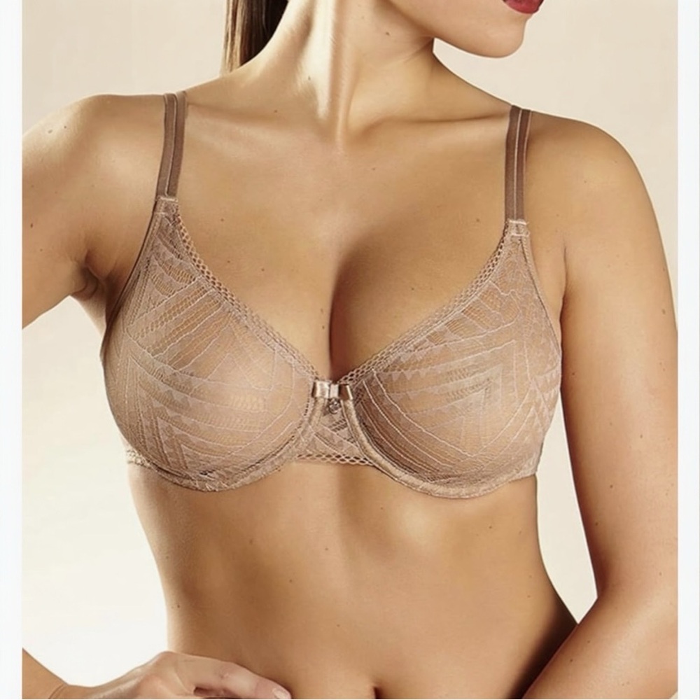 CHANTELLE ILLUSION SEAMLESS BRA SIZE 36 B